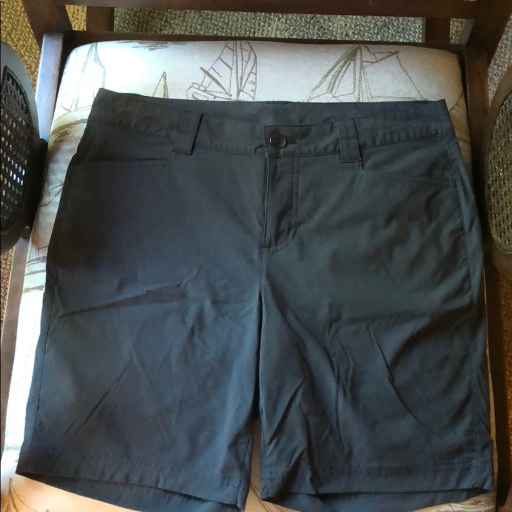 NWOT Eddie Bauer Bermuda shorts